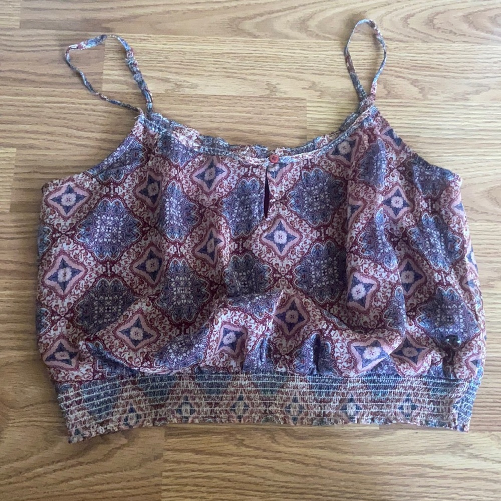 American eagle cropped maroon top in size M